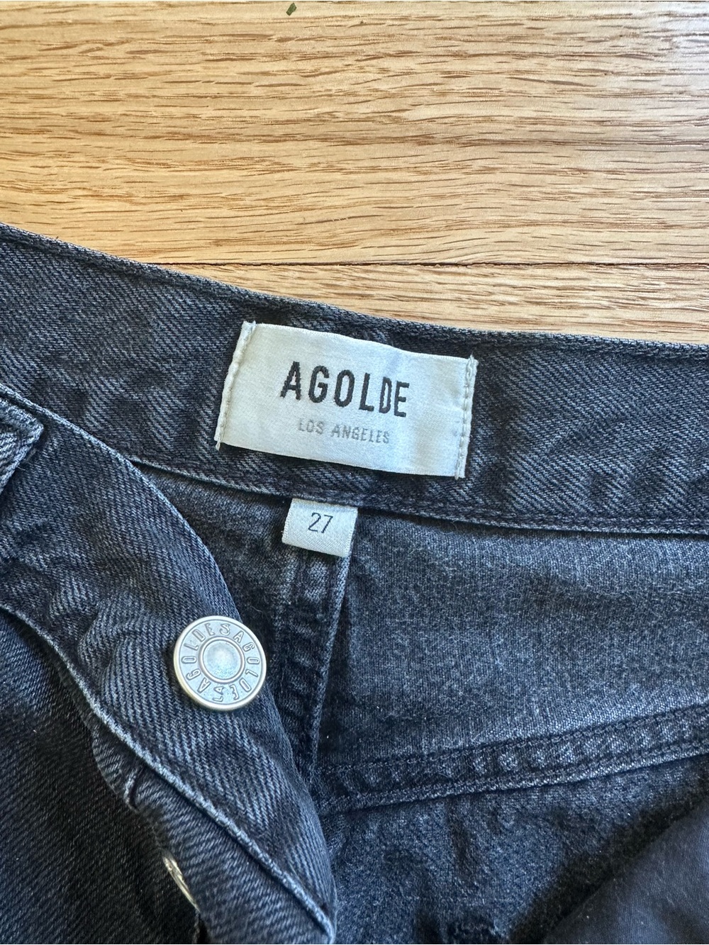 Agolde Dee Shorts - Black with side slits - Picture 3 of 4